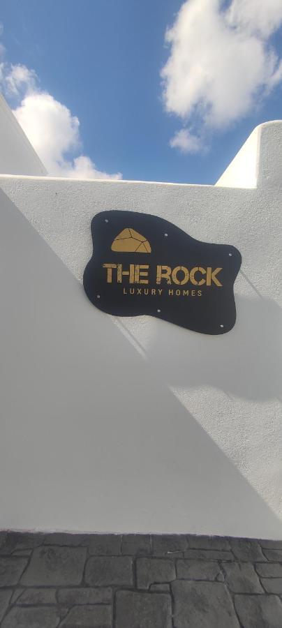 The Rock Luxury Homes Meszariá Kültér fotó